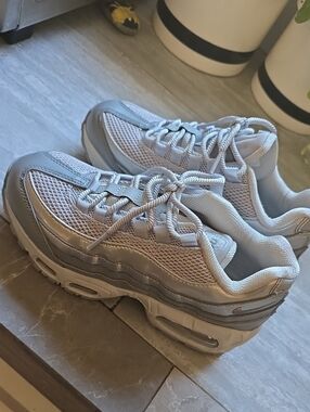 Brand New Silver Nike Air Max